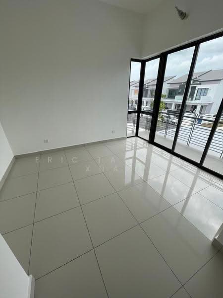 Rumah Teres 2-Tingkat untuk Disewa di Telok Panglima Garang (Selangor) - Eric Tan Min Xuan - Balcony - PropertyGuru.com.my