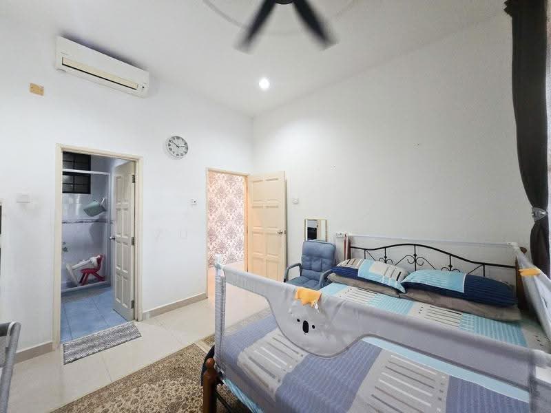 Semi-Detached House for Sale in Ampang Jaya (Ampang) - Zul Syafiq - Bedroom - PropertyGuru.com.my