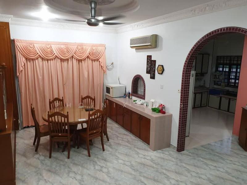Rumah Berkembar untuk Disewa di Taman Labu Utama (Seremban) - Phoenix Jong - Dining Room - PropertyGuru.com.my