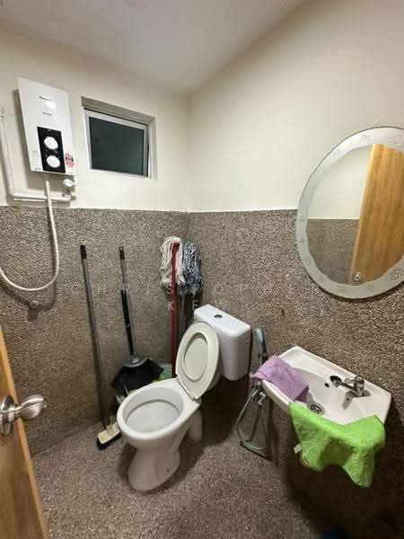 Condominium for Rent at Sri Pandan - Christopher Kew - Bathroom - PropertyGuru.com.my
