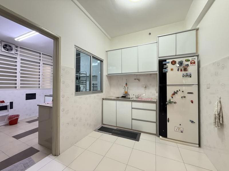 Condominium for Sale at One World 1 - Alicia Poh - Kitchen - PropertyGuru.com.my
