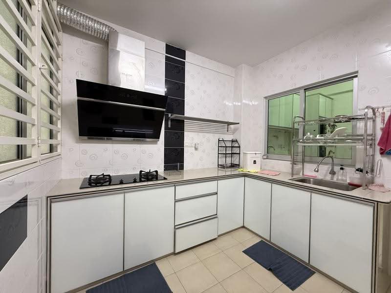 Condominium for Sale at One World 1 - Alicia Poh - Kitchen - PropertyGuru.com.my