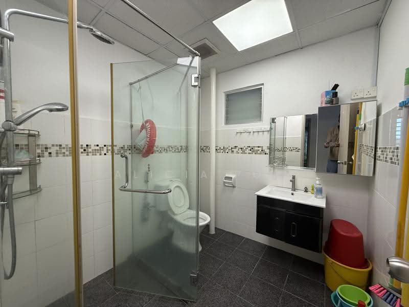 Condominium for Sale at One World 1 - Alicia Poh - Bathroom - PropertyGuru.com.my