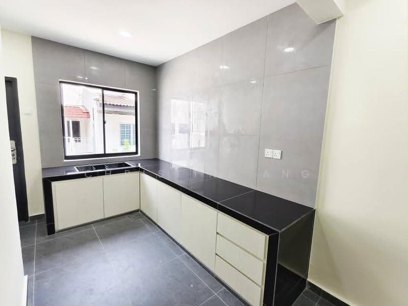 Rumah Teres 2-Tingkat untuk Dijual di Bandar Selesa Jaya (Skudai) - Christina Ang - Kitchen - PropertyGuru.com.my