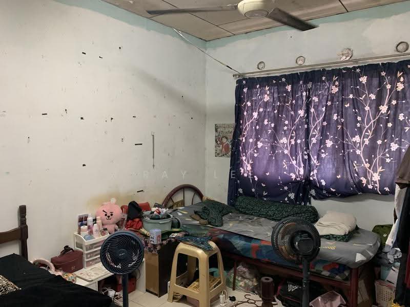 Rumah Flat untuk Dijual di Taman Cempaka - Ray Lee - Bedroom - PropertyGuru.com.my