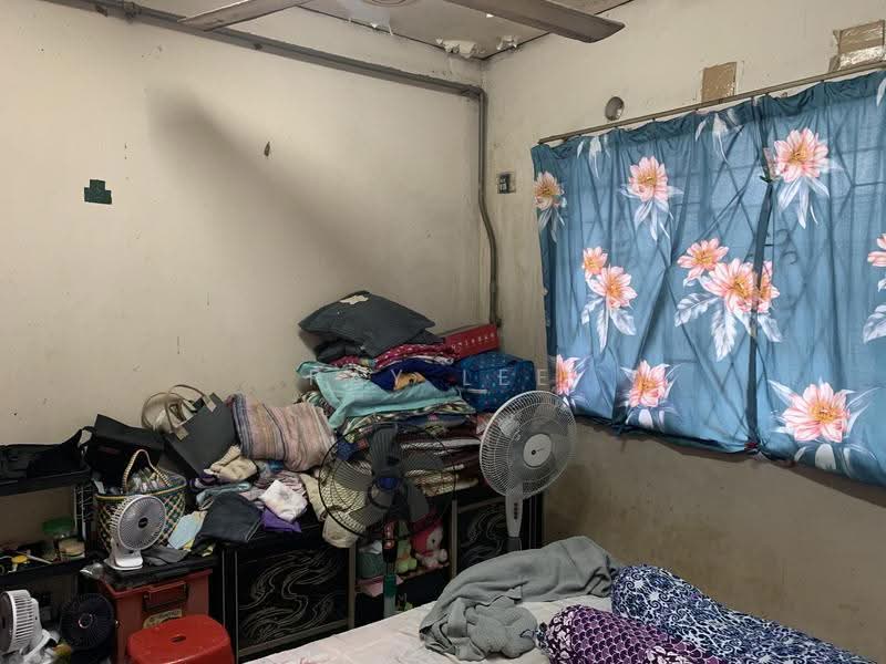 Rumah Flat untuk Dijual di Taman Cempaka - Ray Lee - Bedroom - PropertyGuru.com.my