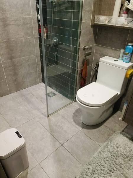 Service Residence for Rent at Millerz Square Serviced Residence - Lawrence Law - Bathroom - PropertyGuru.com.my