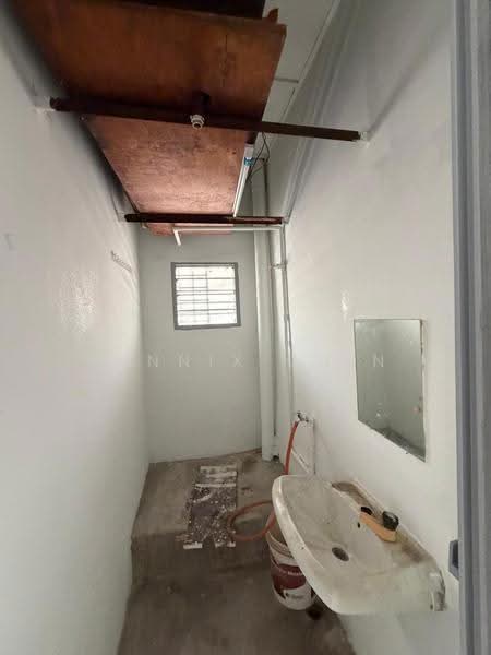 Flat for Rent at Kuchai Jaya Flat - Dennix Chin - Bathroom - PropertyGuru.com.my
