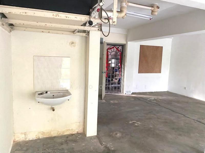 Shop for Rent in Taman Equine (Seri Kembangan) - Brandon Yee - Interior - PropertyGuru.com.my