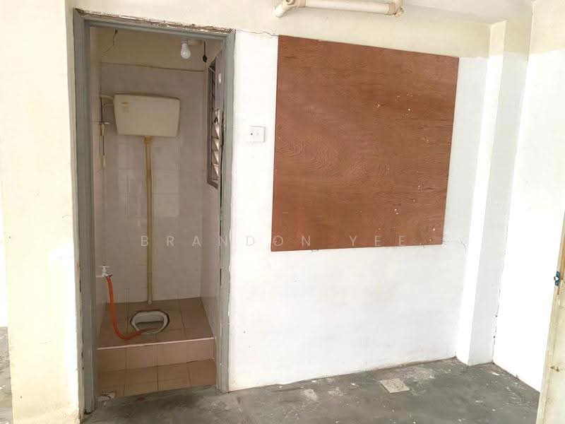 Shop for Rent in Taman Equine (Seri Kembangan) - Brandon Yee - Bathroom - PropertyGuru.com.my