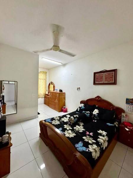 2-storey Terraced House for Sale in Taman Bestari Indah (Ulu Tiram) - Christina Ang - Bedroom - PropertyGuru.com.my