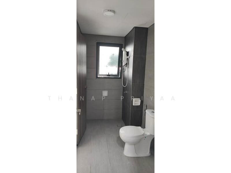 Kediaman Servis untuk Disewa di The New Duo @ Edumetro - Thanap Priyaa - Bathroom - PropertyGuru.com.my