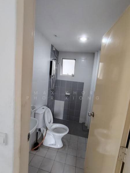 Apartment for Rent at Seri Intan Apartment - Max Khor Phor xiong - Bathroom - PropertyGuru.com.my