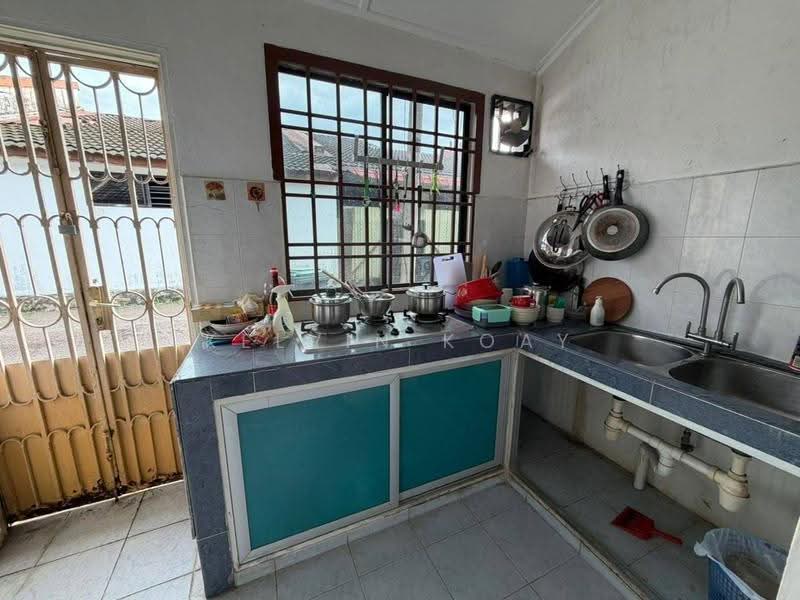 Rumah Teres 1-Tingkat untuk Dijual di Taman Perling (Perling) - Kelvin Koay - Kitchen - PropertyGuru.com.my