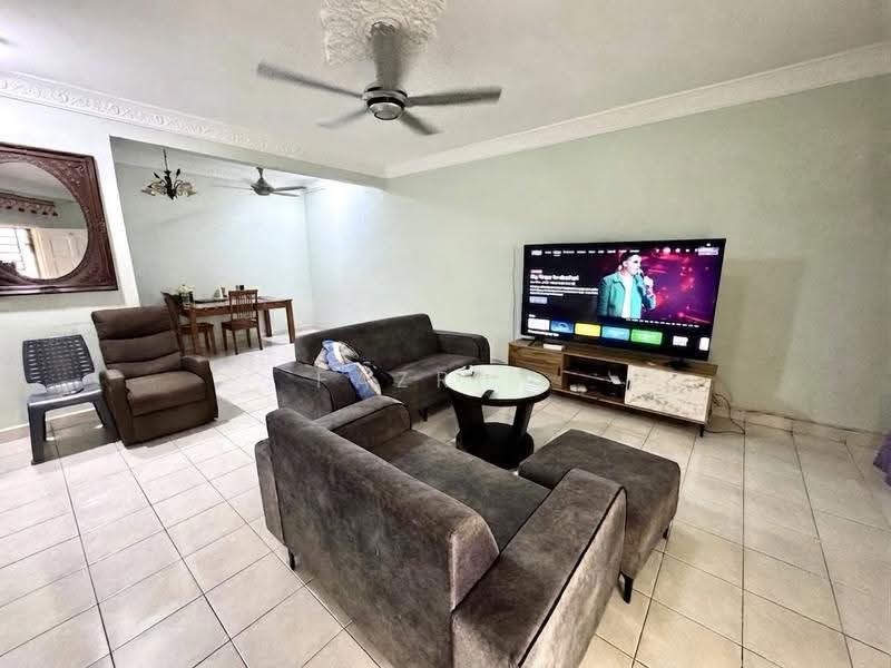 Rumah Teres 2-Tingkat untuk Dijual di Bandar Baru Bangi (Selangor) - Fazri . - Living Room - PropertyGuru.com.my