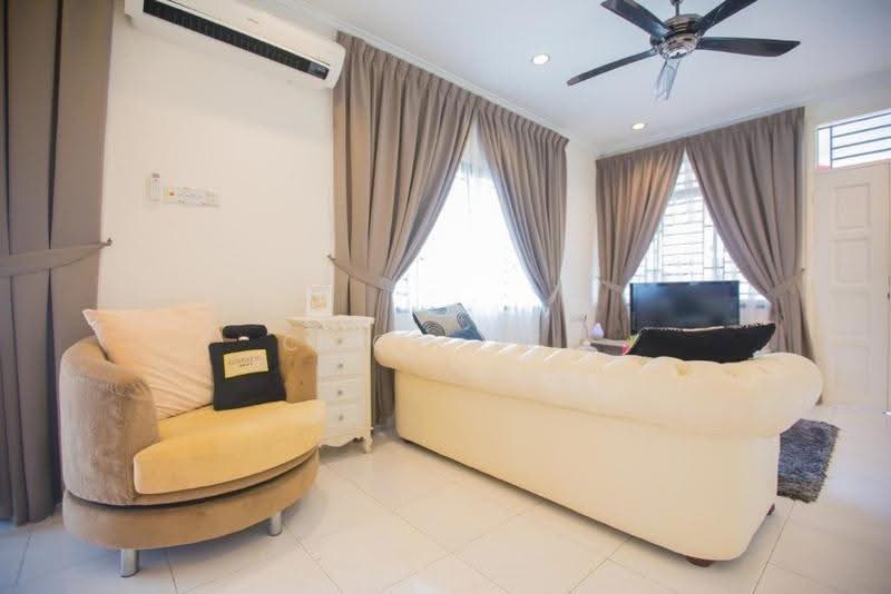 1.5-storey Terraced House for Sale in Taman Ponderosa (Johor Bahru) - Coco Lee - Living Room - PropertyGuru.com.my
