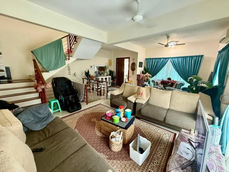 2.5-storey Terraced House for Sale in End Lot Superlink 2.5 Storey Taman Sering Ukay (Ampang) - Reena Sarif - Living Room - PropertyGuru.com.my