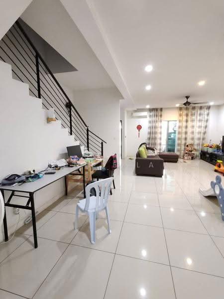 2-storey Terraced House for Sale in Taman Nusa Idaman (Iskandar Puteri (Nusajaya)) - Ginnie Lau - Living Room - PropertyGuru.com.my