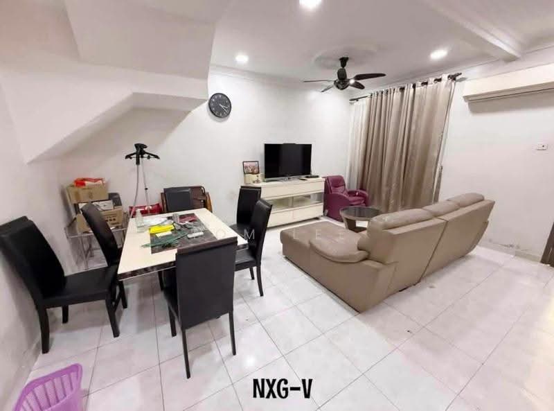 2-storey Terraced House for Sale in Taman Klang Utama (Kapar) - Tom Lee - Living Room - PropertyGuru.com.my