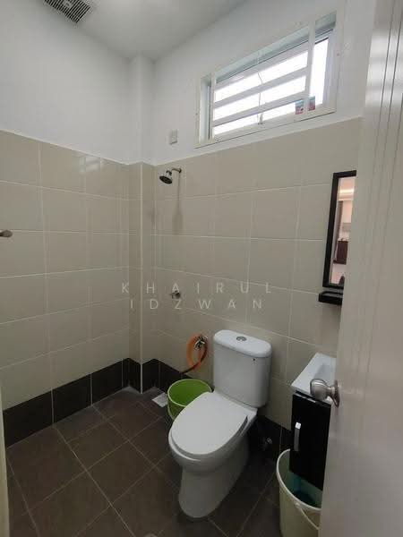 Bungalow House for Sale in Senawang (Negeri Sembilan) - Khairul Idzwan - Bathroom - PropertyGuru.com.my