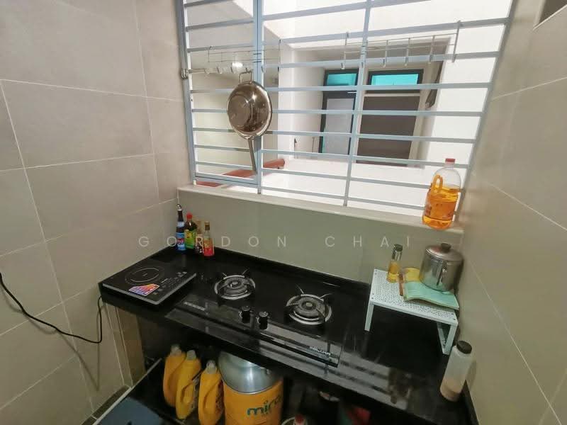Kediaman Servis untuk Dijual di Sky Oasis Residence (Pangsapuri Oasis 1) - Gordon Chai - Kitchen - PropertyGuru.com.my