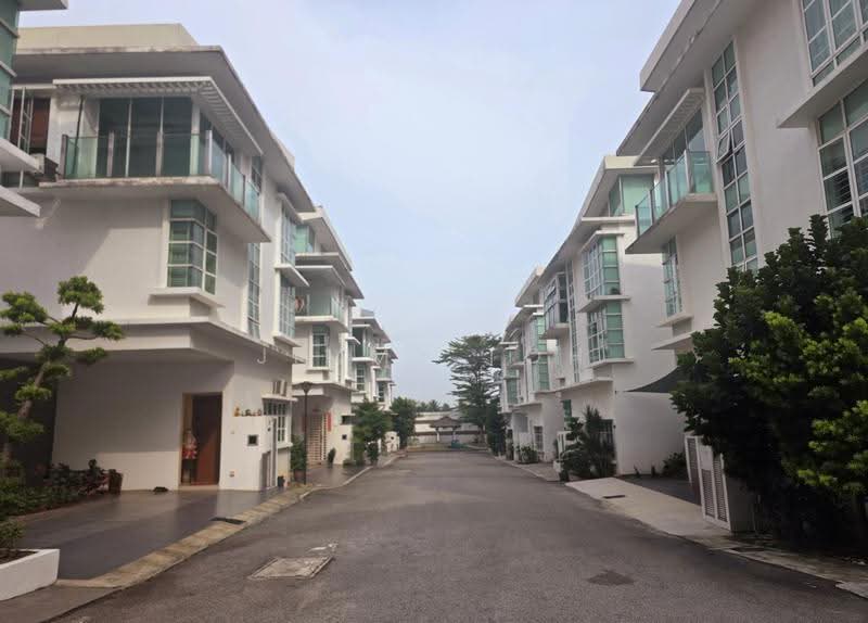 Zero-Lot Bungalow for Sale in Puchong (Selangor) - Jimmy Toh - PropertyGuru.com.my