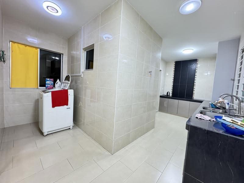 Rumah Teres 2-Tingkat untuk Dijual di Taman Wawasan (Puchong) - Jayden Lee - Kitchen - PropertyGuru.com.my