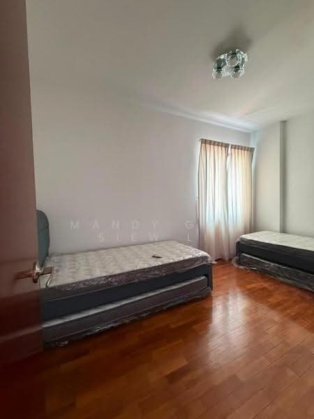Pangsapuri untuk Disewa di Molek Pine 1 - Mandy Goh Siew Li - Bedroom - PropertyGuru.com.my