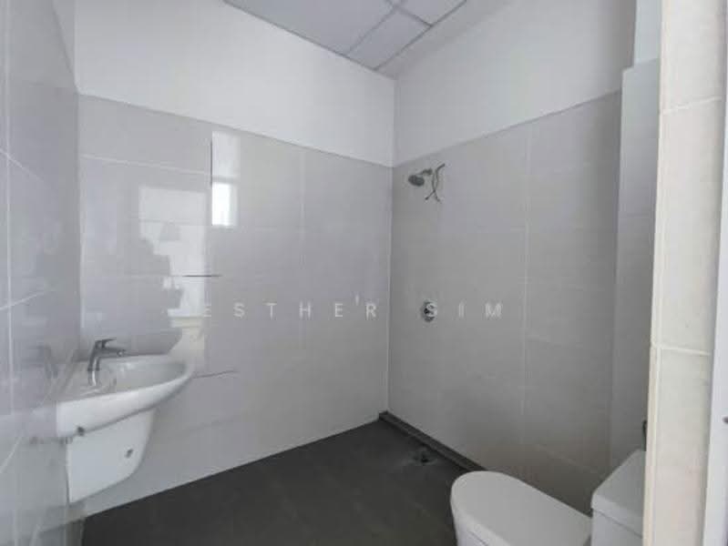 Kondominium untuk Dijual di Nautical Bay - Esther Sim - Bathroom - PropertyGuru.com.my