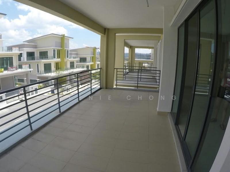 Rumah Berkembar untuk Dijual di Mahkota Hills (Cheras) - Kweenie Chong - Balcony - PropertyGuru.com.my