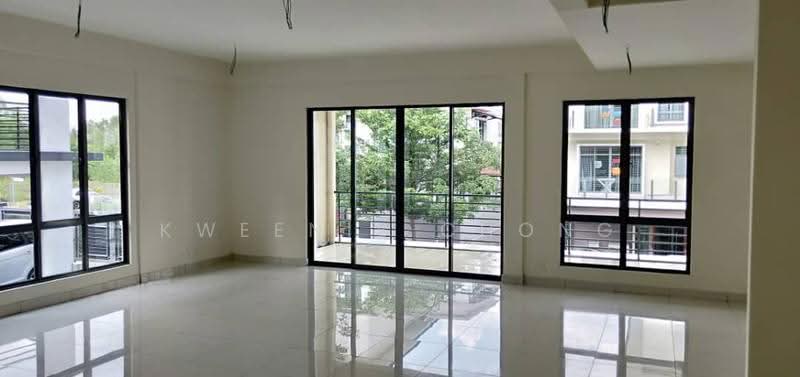 Rumah Berkembar untuk Dijual di Mahkota Hills (Cheras) - Kweenie Chong - Living Room - PropertyGuru.com.my