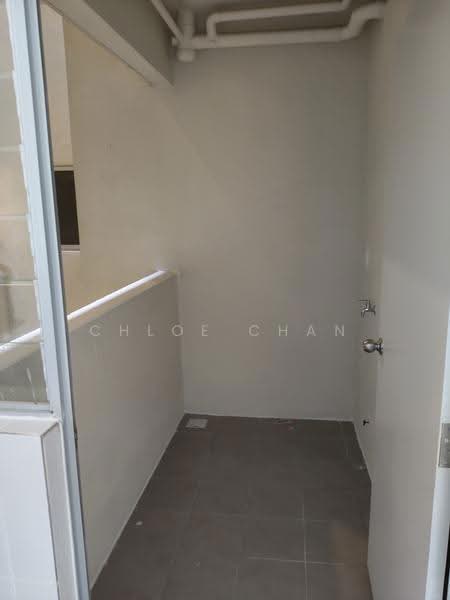 Kondominium untuk Disewa di Residensi Sateria - Chloe Chan - Balcony - PropertyGuru.com.my