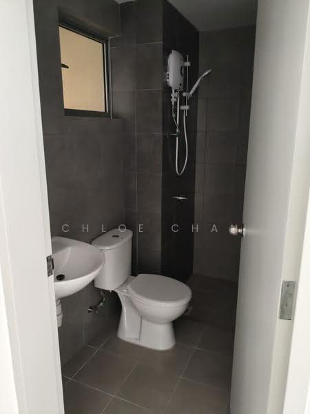 Kondominium untuk Disewa di Residensi Sateria - Chloe Chan - Bathroom - PropertyGuru.com.my