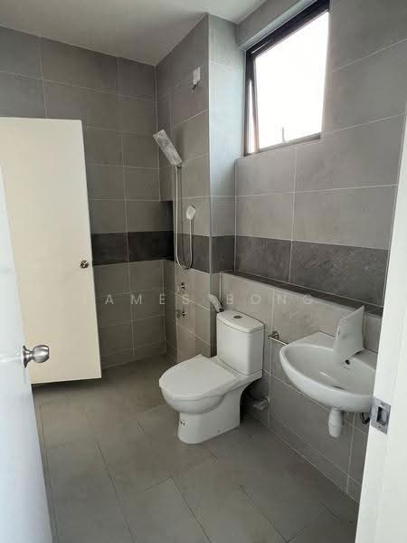 Rumah Teres 2-Tingkat untuk Dijual di Taman Adda Heights (Tebrau) - James Bong - Bathroom - PropertyGuru.com.my