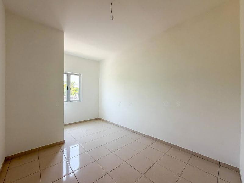 Rumah Teres 2-Tingkat untuk Dijual di Sepang (Selangor) - Izzat Zamros - PropertyGuru.com.my