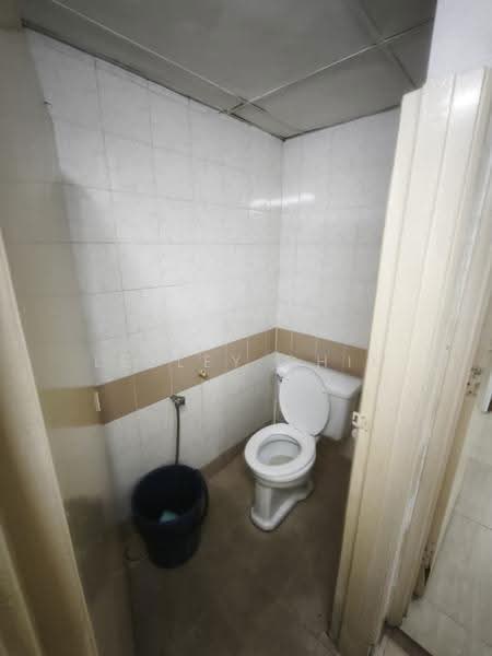 Shop / Office for Rent in Ampang Jaya (Ampang) - Lesley Chik - Bathroom - PropertyGuru.com.my