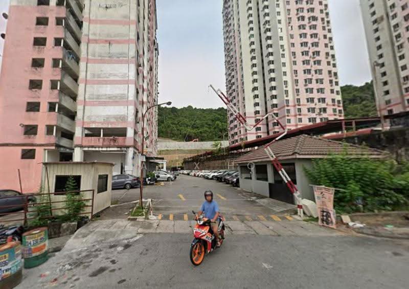Pangsapuri untuk Dijual di Greenlane Heights Block H - Alex Ho - Exterior - PropertyGuru.com.my