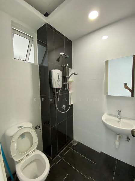 Kondominium untuk Dijual di The Clovers - Kevin Lim - Bathroom - PropertyGuru.com.my