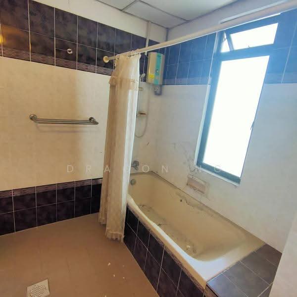 Kondominium untuk Dijual di Vista Komanwel A - DRAGON NG - Bathroom - PropertyGuru.com.my