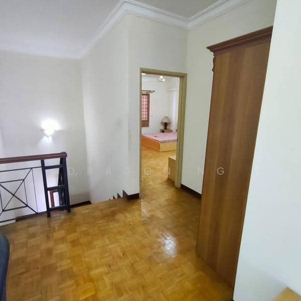 Kondominium untuk Dijual di Vista Komanwel A - DRAGON NG - Corridor - PropertyGuru.com.my