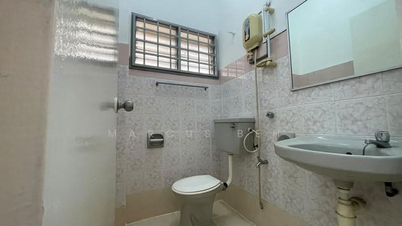Rumah Teres 2-Tingkat untuk Dijual di Putra Heights (Subang Jaya) - Marcus Beh - Bathroom - PropertyGuru.com.my