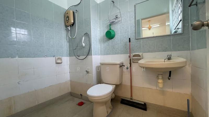 Rumah Teres 2-Tingkat untuk Dijual di Putra Heights (Subang Jaya) - Marcus Beh - Bathroom - PropertyGuru.com.my