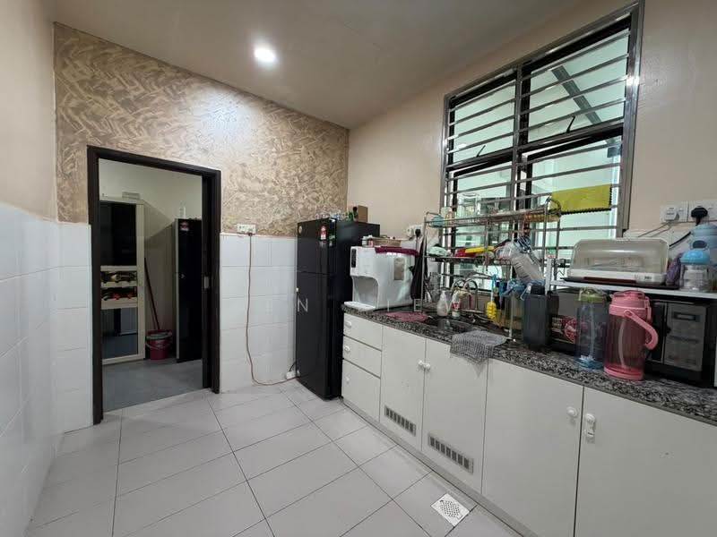 Rumah Kluster untuk Dijual di Mutiara Rini (Skudai) - Ken Liew - Kitchen - PropertyGuru.com.my