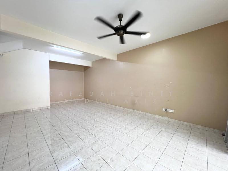 Rumah Teres 2-Tingkat untuk Dijual di Taman Putra Prima (Puchong) - Rafedah Binti Abdul Aziz - Living Room - PropertyGuru.com.my