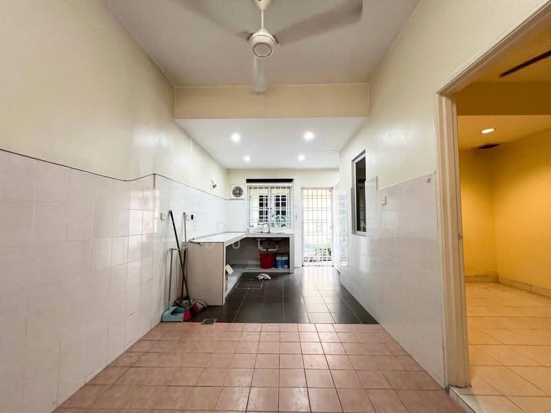 Rumah Teres 2-Tingkat untuk Dijual di Taman Putra Prima (Puchong) - Rafedah Binti Abdul Aziz - Kitchen - PropertyGuru.com.my