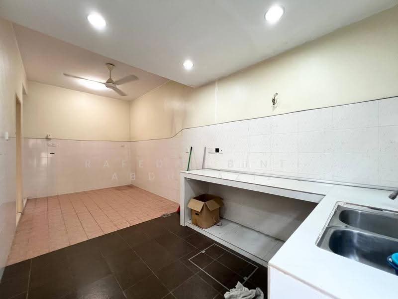 Rumah Teres 2-Tingkat untuk Dijual di Taman Putra Prima (Puchong) - Rafedah Binti Abdul Aziz - Kitchen - PropertyGuru.com.my