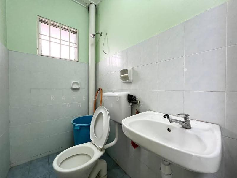 Rumah Teres 2-Tingkat untuk Dijual di Taman Putra Prima (Puchong) - Rafedah Binti Abdul Aziz - Bathroom - PropertyGuru.com.my