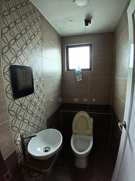 Kedai untuk Dijual di Wangsa Maju (Kuala Lumpur) - King Wha - Bathroom - PropertyGuru.com.my