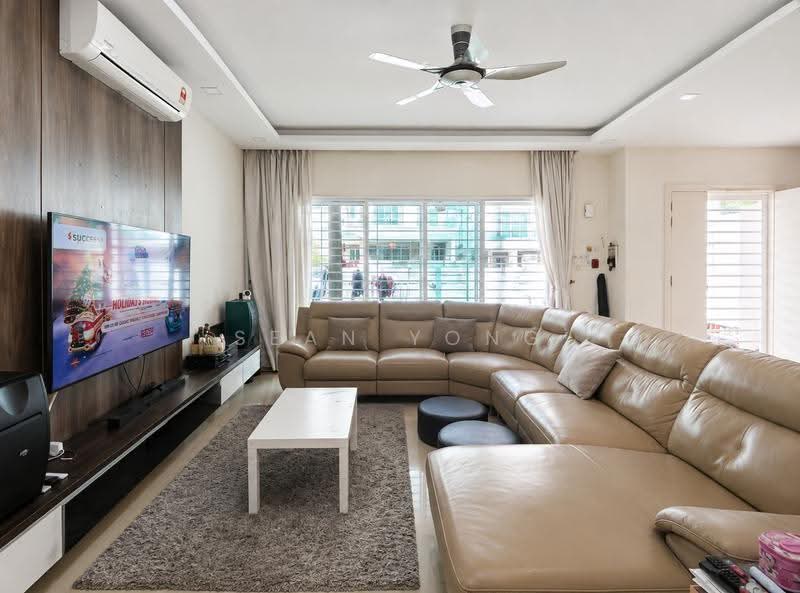 Rumah Berkembar untuk Dijual di One Sierra (Selayang) - Sean Yong - Living Room - PropertyGuru.com.my