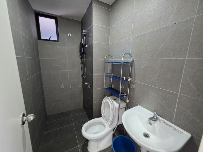 Service Residence for Sale at Majestic Maxim - Alex Leaw - Bathroom - PropertyGuru.com.my